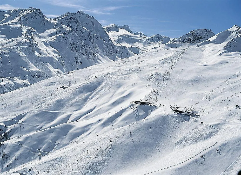 Riders In Hotel Solden 3*,