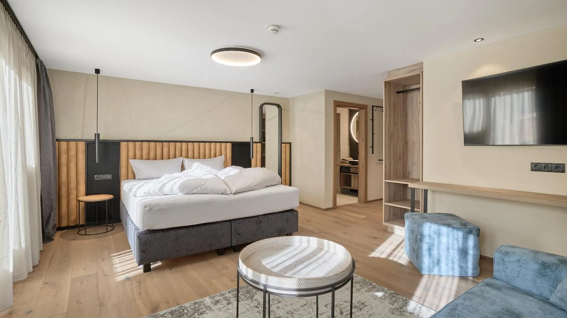 Riders In Hotel Sölden